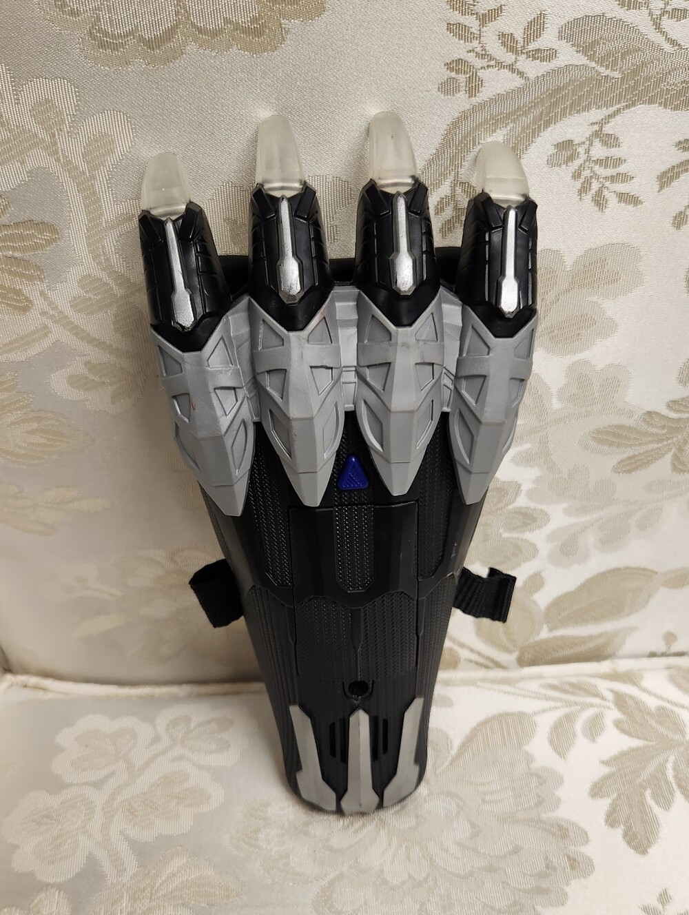 Marvel Black Panther Vibranium FX Claw